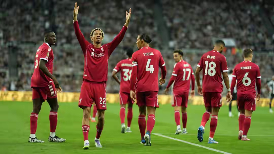 包含转会期英超焦点战，迈阿密热火篮板制胜，话题不断，球探报告显示潜力的词条